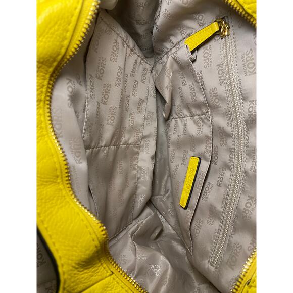 Michael Kors Fulton Chain Medium Shoulder Tote Vtg Yellow Excellent Condition - Picture 7 of 10